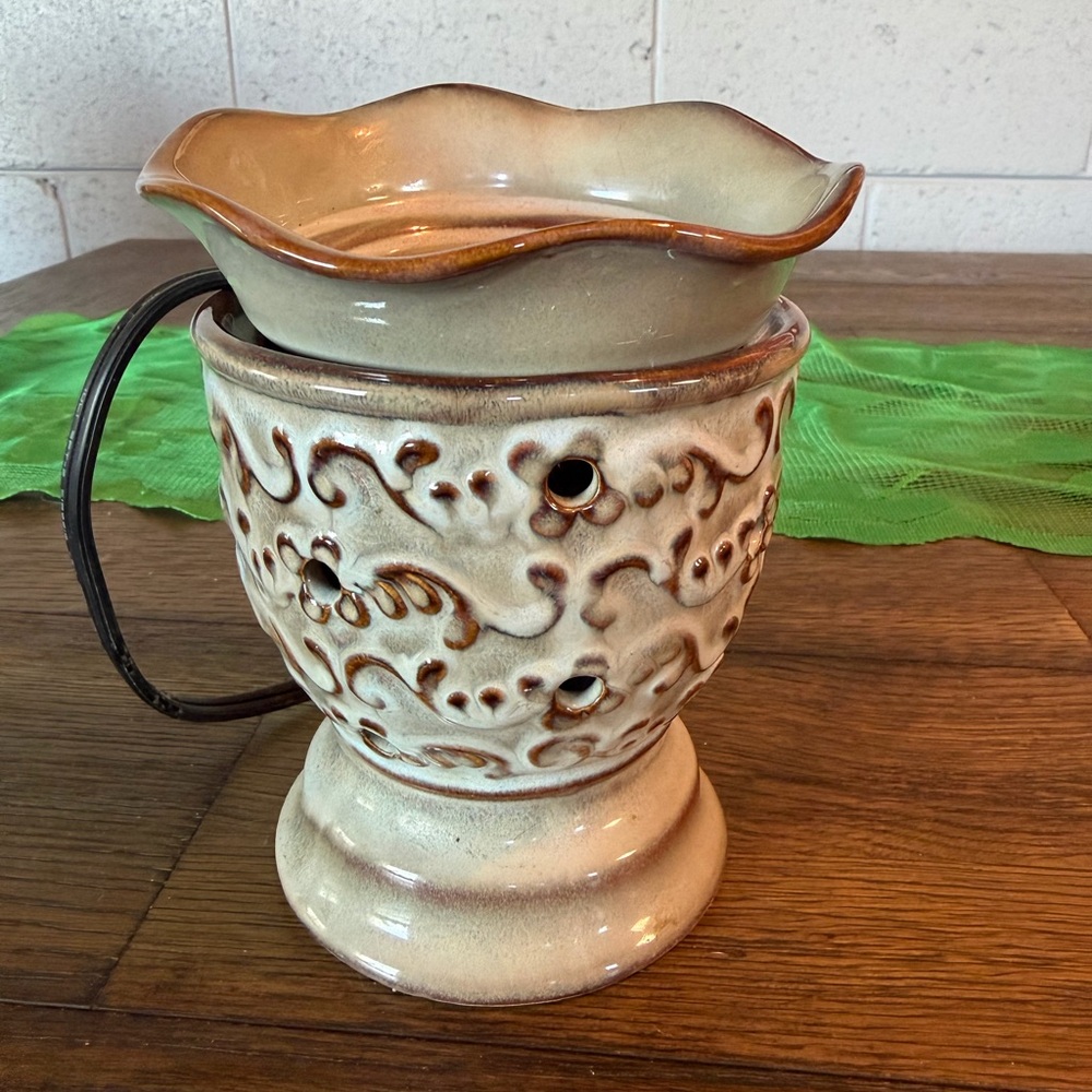 Scentsy warmer